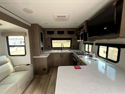 2026 Grand Reflection Travel Trailer - Photo 10