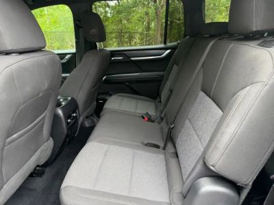 2025 GMC Acadia — photo 12 view