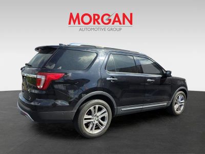 2016 Ford Explorer — detail view