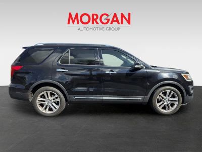 2016 Ford Explorer — interior view