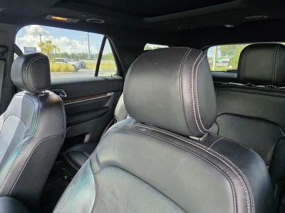 2016 Ford Explorer — photo 12 view
