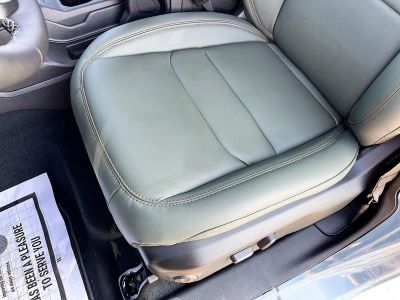 2026 Jeep Gladiator — photo 19 view