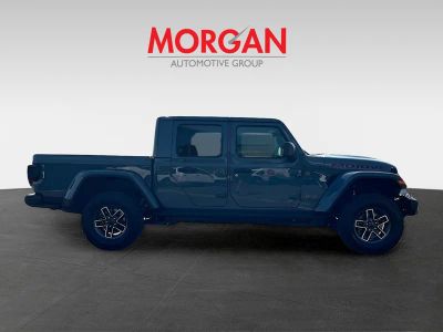 2026 Jeep Gladiator — photo 8 view
