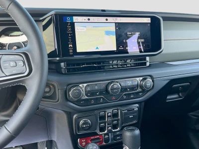 2026 Jeep Gladiator — photo 15 view