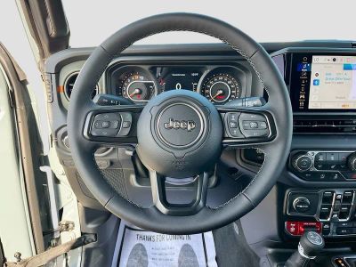2026 Jeep Gladiator — photo 11 view