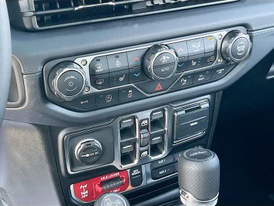 2026 Jeep Gladiator — photo 16 view