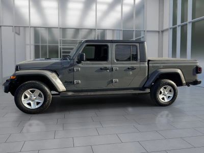 2022 Jeep Gladiator — interior view