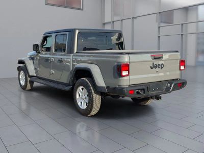 2022 Jeep Gladiator — detail view