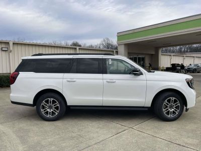 2026 Ford Expedition - Photo 2