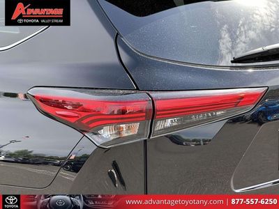 2020 Toyota Highlander - Photo 12