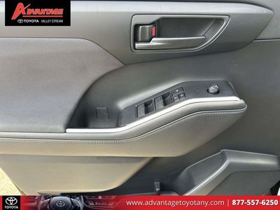 2020 Toyota Highlander - Photo 20