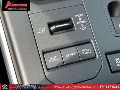2020 Toyota Highlander - Photo 37