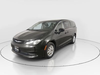 2023 Chrysler Voyager - Photo 3