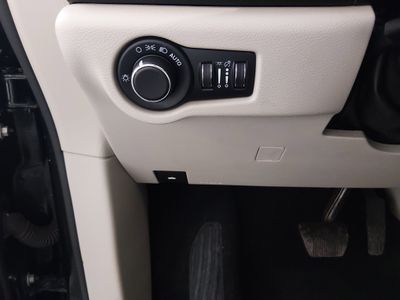 2023 Chrysler Voyager - Photo 13