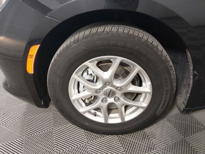 2023 Chrysler Voyager - Photo 10