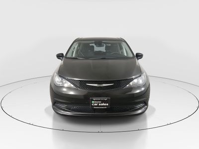2023 Chrysler Voyager - Photo 2