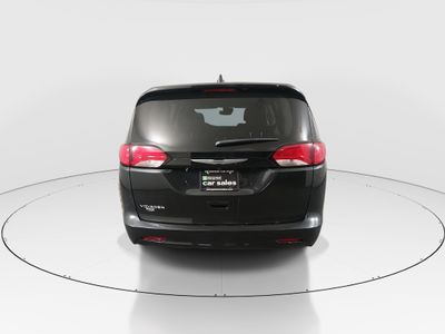 2023 Chrysler Voyager - Photo 6