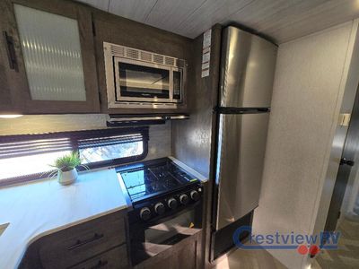 2022 Forest River RV Wildwood X-Lite - Photo 18