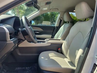 2024 Toyota Grand Highlander — photo 18 view