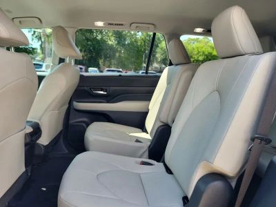 2024 Toyota Grand Highlander — photo 12 view