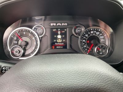 2021 Ram 1500 — photo 8 view