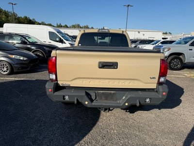 2018 Toyota Tacoma - Photo 5