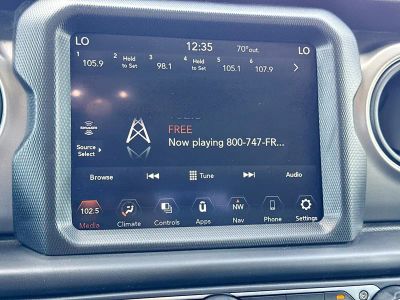2022 Jeep Gladiator — photo 28 view
