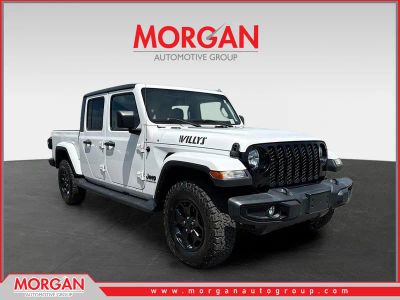 2022 Jeep Gladiator Willys in Bright White Clearcoat — front three-quarter view