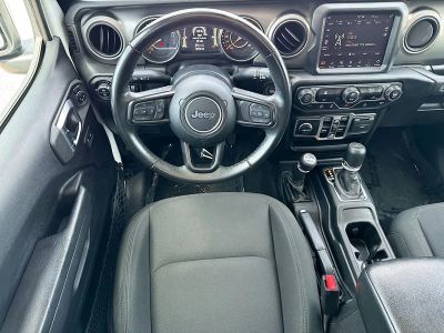 2022 Jeep Gladiator — photo 15 view