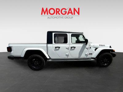 2022 Jeep Gladiator — side profile view