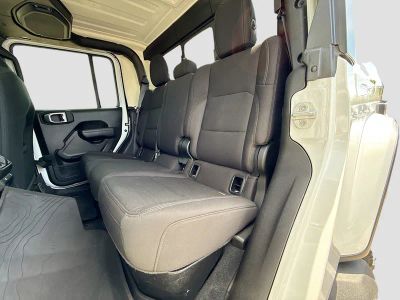 2022 Jeep Gladiator — photo 19 view