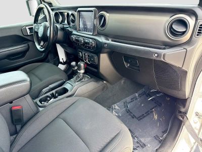 2022 Jeep Gladiator — photo 12 view