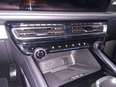 2025 Chevrolet Traverse - Photo 16