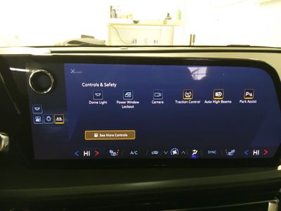 2025 Chevrolet Traverse - Photo 18
