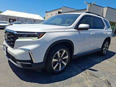 2025 Honda Pilot — rear three-quarter view