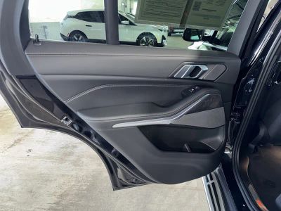 2025 BMW X5 — photo 16 view