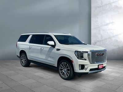 2022 GMC Yukon XL - Photo 2