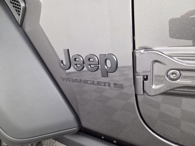 2026 Jeep Wrangler - Photo 14