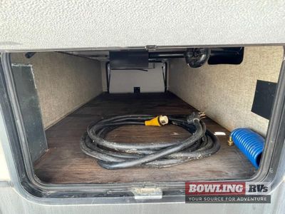 2015 Sprinter 298FWRLS - Photo 3