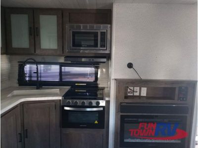 2022 Forest River RV Wildwood - Photo 6
