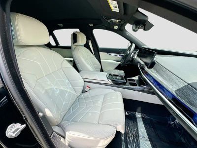 2025 BMW 7 Series — photo 26 view