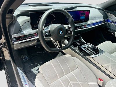 2025 BMW 7 Series — photo 9 view