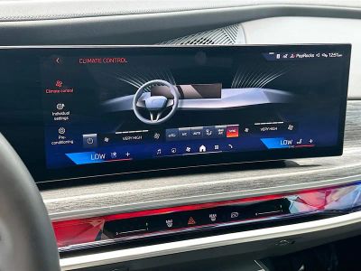 2025 BMW 7 Series — photo 14 view