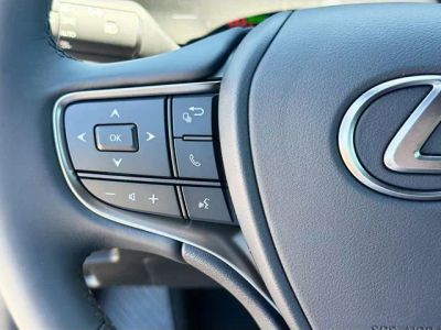 2026 Lexus UX — photo 37 view