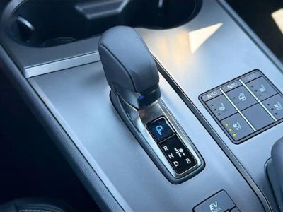 2026 Lexus UX — photo 28 view