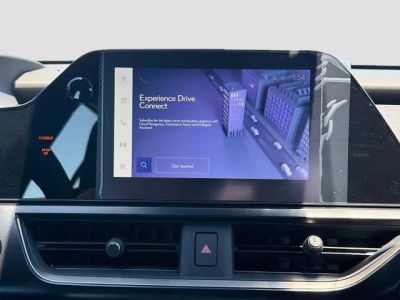 2026 Lexus UX — photo 32 view