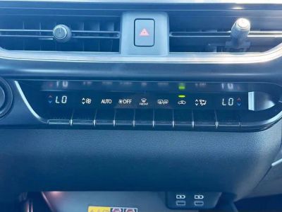 2026 Lexus UX — photo 34 view