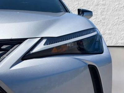 2026 Lexus UX — photo 9 view