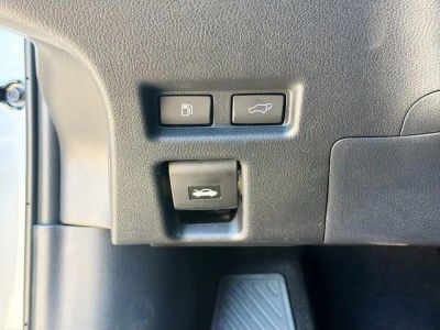 2026 Lexus UX — photo 43 view