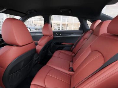 2026 Kia K5 — photo 18 view